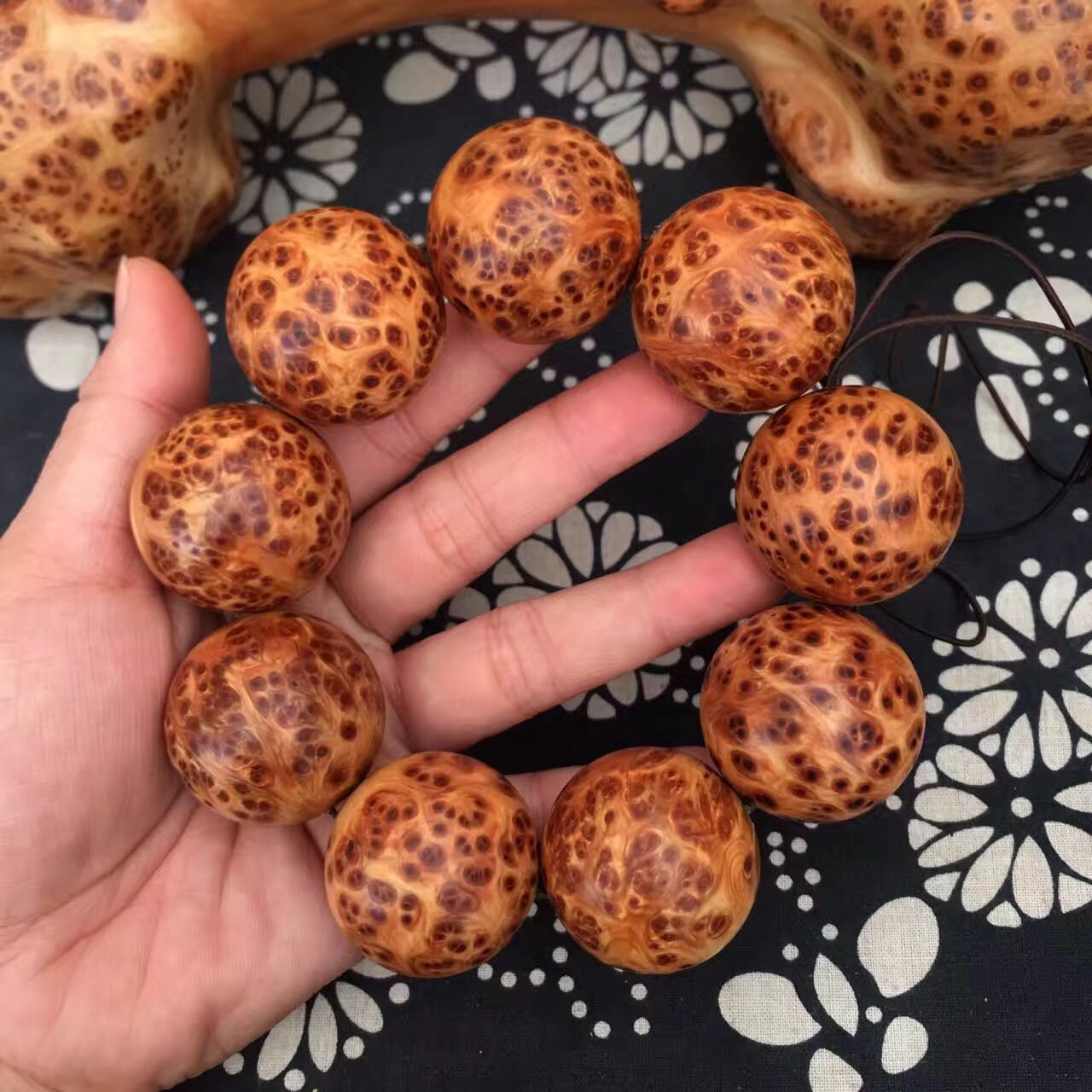 高考作文素材解读:“超人”笑对人生:星空体育app下载(图1) 星空体育app下载