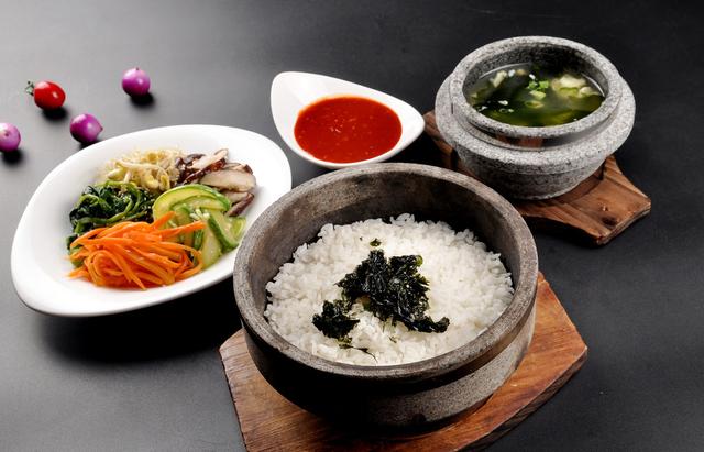 星空体育APP|浓郁的宋清文化气息、东方威尼斯、海洋文明 雕塑艺术家眼中的宁波是这样的(图1) 星空体育app下载