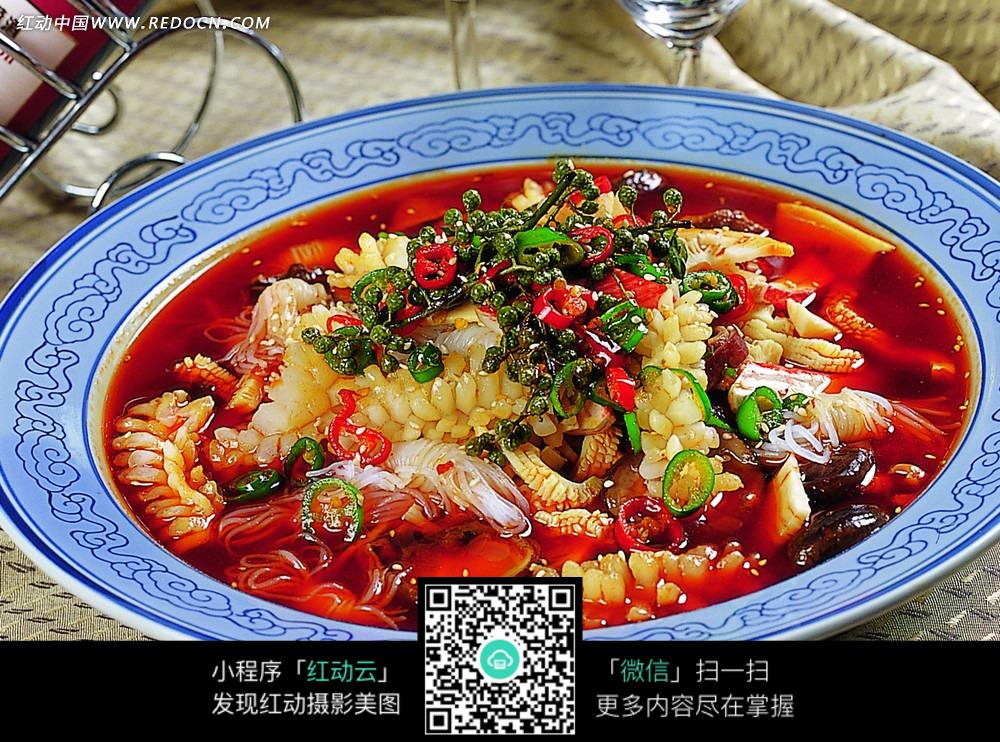 中超赛事:杨旭与武磊同心协力,最终权健3-2大胜上港_星空体育APP(图2) 星空体育APP网站