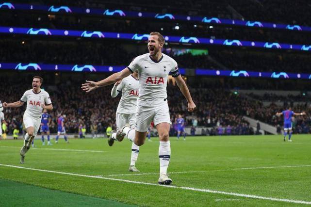 星空体育APP网站-
本赛季英超球员身价排行榜:曼城边锋居榜首 红军哼哈二将入前3(图6) 星空体育APP网站-
本赛季英超球员身价排行榜:曼城边锋居榜首 红军哼哈二将入前3(图6)