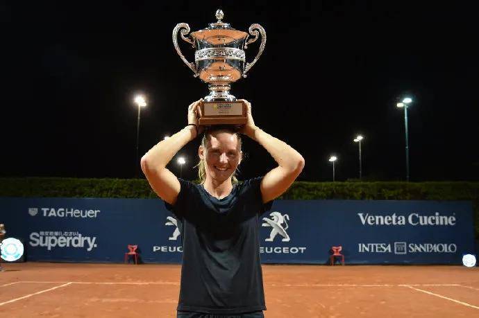 “星空体育APP”
打美网要签生死状？小将费罗巴勒莫站夺冠 瓦林卡去打挑战赛(图7)